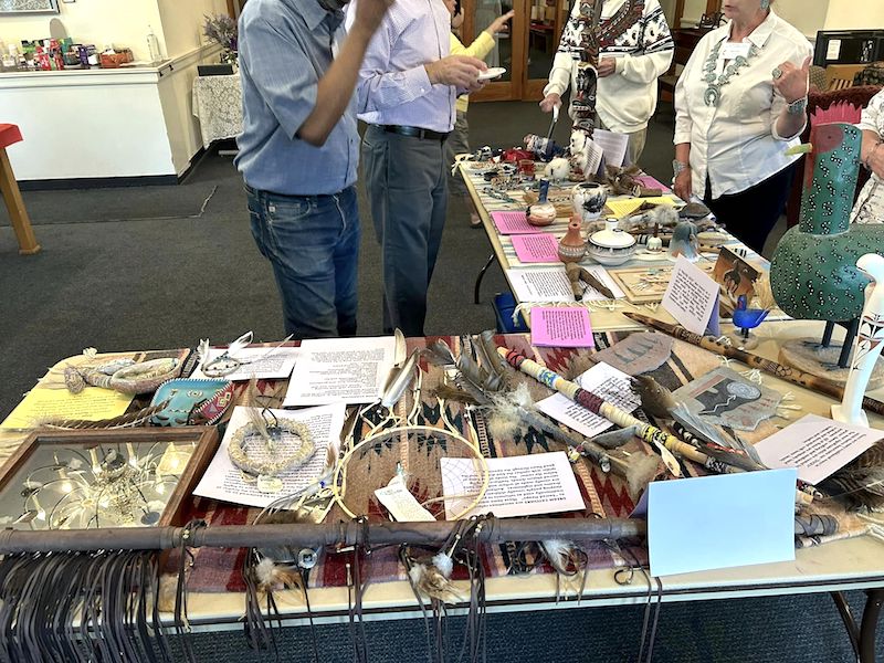 ative American Artifacts Exhiit